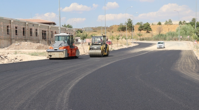 Ahmet Yesevi'nde Ulaşımı Rahatlatacak Asfalt Çalışması