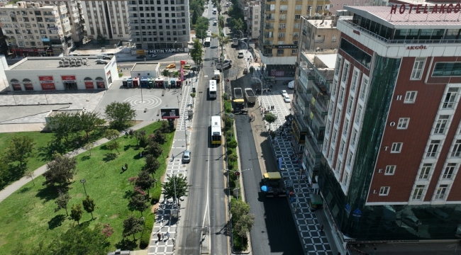 Atatürk Bulvarı'nda Sıcak Asfalt Serimi Başladı