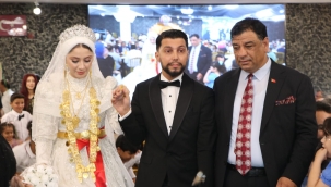 Başkan Aslan. Karataş Ve Sultan Ailesine Kirve Oldu