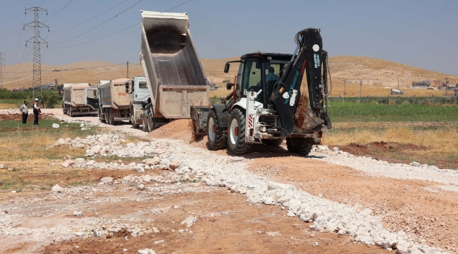 Haliliye'nin Kırsal Mahallelerinde Yol Çalışmaları Hız Kesmeden Devam Ediyor