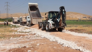 Haliliye'nin Kırsal Mahallelerinde Yol Çalışmaları Hız Kesmeden Devam Ediyor
