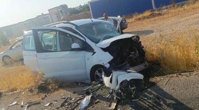 Şanlıurfa'da feci zincirleme kaza! 3 araç birbirine girdi