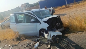 Şanlıurfa'da feci zincirleme kaza! 3 araç birbirine girdi