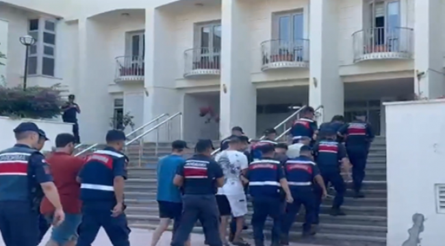 Şanlıurfa'da Jandarma Ekipleri Harekete Geçti! Göçmen Kaçakçılarına Büyük Darbe