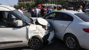 Şanlıurfa'da Korku Dolu Anlar! 5 Araç Çarpıştı, 7 Kişi Hastaneye Kaldırıldı