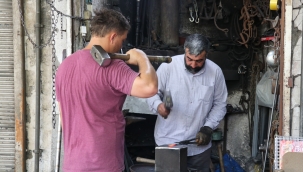 Şanlıurfa'da Sıcağın da Sıcağı! 42 Derecede 300 Derecelik Ateşin Başında Çalışıyorlar