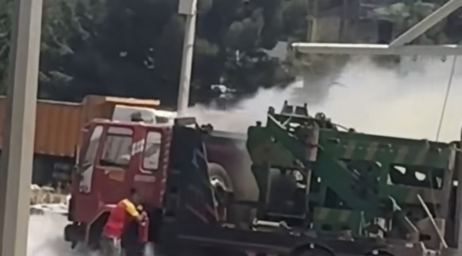 Viranşehir'de Araç Yangını: Maddi Hasar Meydana Geldi