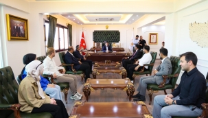 Başkan Mahmut Özyavuz YKS Ve LGS'de Dereceye Giren Öğrencileri Ödüllendirdi