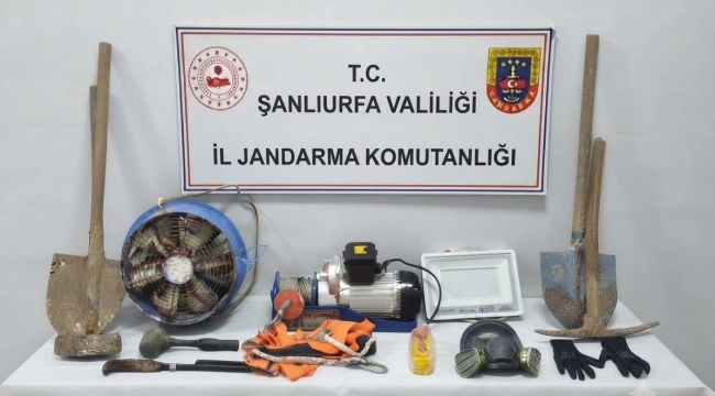 Şanlıurfa'da evin içinde define aradılar! Jandarma ortaya çıkardı