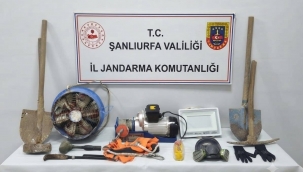 Şanlıurfa'da evin içinde define aradılar! Jandarma ortaya çıkardı