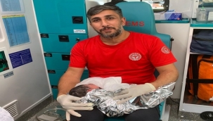 Şanlıurfa'da nefes kesen dakikalar! İki anne ambulans içinde doğum yaptı