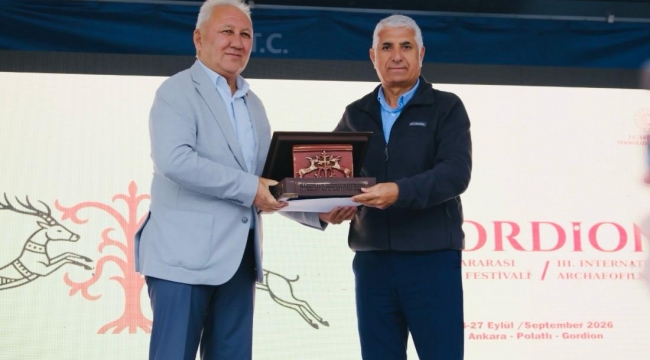 Şanlıurfalı akademisyenin büyük başarısı! 108 ülkeden 828 film arasından ödül aldı