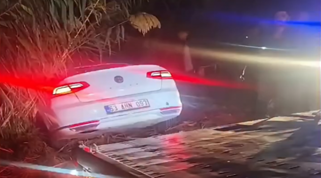 Akçakale Yolunda Kaza! Çarpışan Araçlardan Biri Şarampole Savruldu