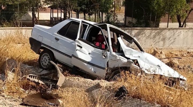 Harran'da iki araç çarpıştı, 2 yaralı