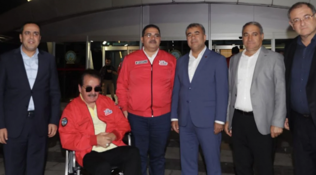 İbrahim Tatlıses Yıllar Sonra Şanlıurfa'da! İlk Karşılama Dikkat Çekti