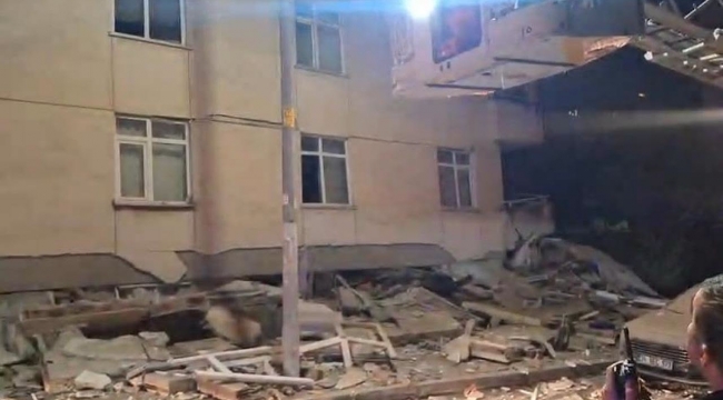 Maltepe'de 7 Katlı Binanın 3 Katı Bir Anda Çöktü