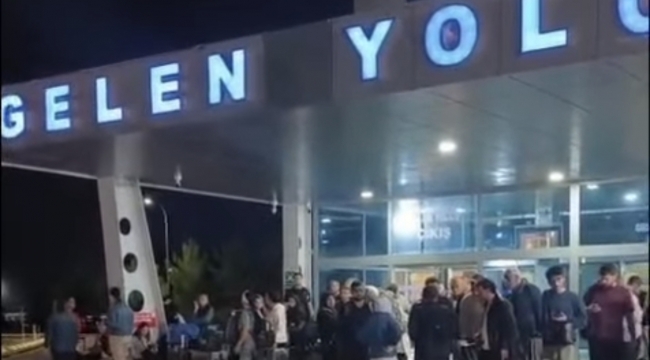 Şanlıurfa'da Ankara uçağında bomba ihbarı paniği: Yolcular tahliye edildi