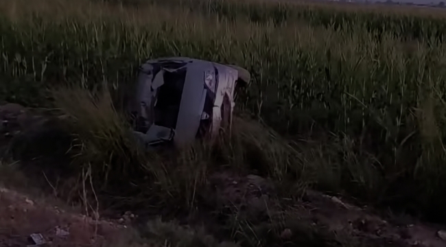 Şanlıurfa'da otomobil tarlaya devrildi: 3 yaralı