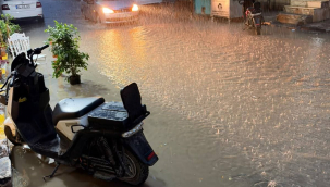 Şanlıurfa'da sağanak yağış ulaşımı olumsuz etkiledi