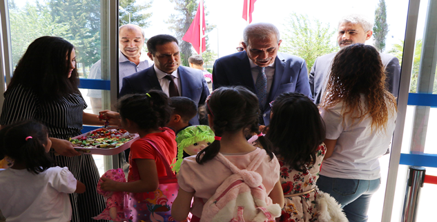 Başkan Demirkol, Sevgi Evlerinde Kalan Çocuklarla Bayramlaştı