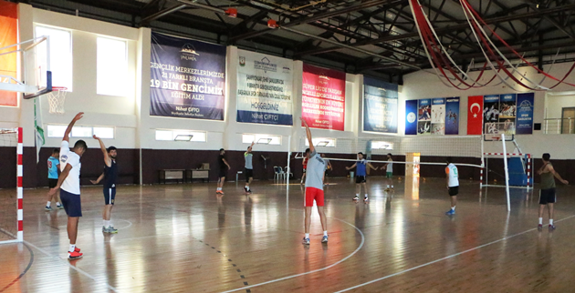 Büyükşehir Belediyesi Voleybol Takımı, Yeni Sezonda Hazırlıklarına Başladı  