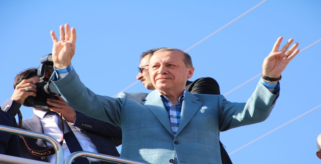 Cumhurbaşkanı Erdoğan, Bayrakları bayrak yapan üstündeki kandır,