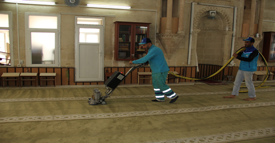 Eyyübiye Belediyesi'nin Cami Temizleme Seferberliği Sürüyor