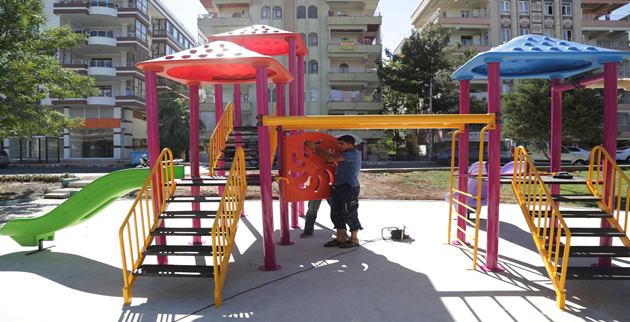 Haliliye Belediyesinden Parklara Yeni Oyun Grubu 