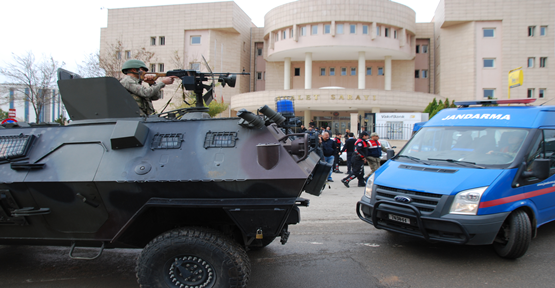 Kobani'ye sahte kimlikle geçmek isteyen 9 kişi tutuklandı