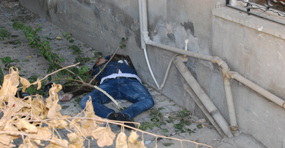 Şanlıurfa'da binada erkek cesedi bulundu