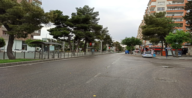 Şanlıurfa'da sokaklar boş kaldı