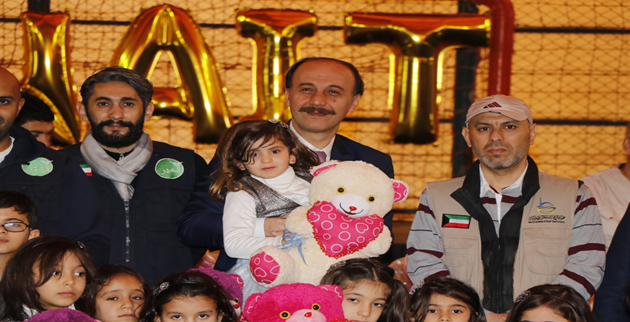 Suriyeli 300 Yetim Çocuk, Oyuncaklarla Sevindi