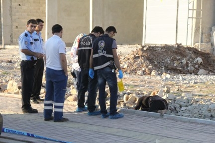 Urfa'da boş arazide atılmış kadın cesedi bulundu