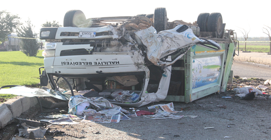 Urfa'da Çöp aracı otomobil ile çarpıştı, 1ölü, 8 yaralı