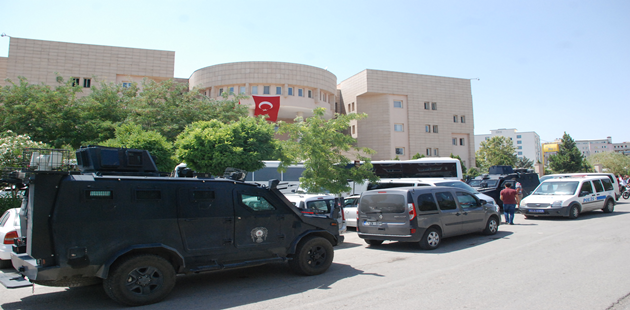 Urfa'da FETÖ operasyonunda 9 hakim ve 1 savcı gözaltına alındı