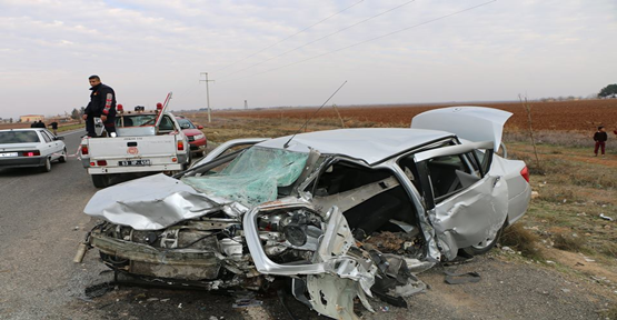 Urfa'da iki otomobil çarpıştı, 1 ölü, 6 yaralı