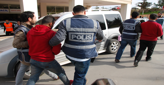 Urfa'da kontör dolandırıcıları parayı çekerken yakalandı