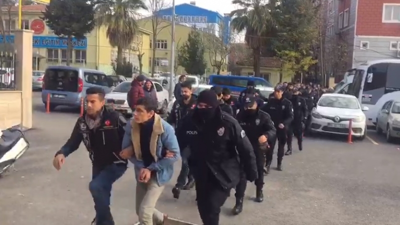 Urfa'da Sokak Satıcılarına Operasyon! 15 Tutuklama