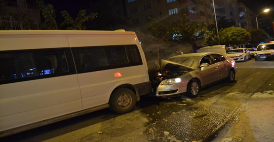 Urfa'da trafik kazasında otomobil alev aldı