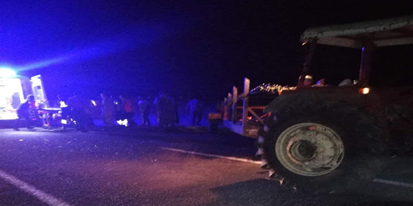Viranşehir'de Otomobil İle Traktör Çarpıştı: 5 Yaralı