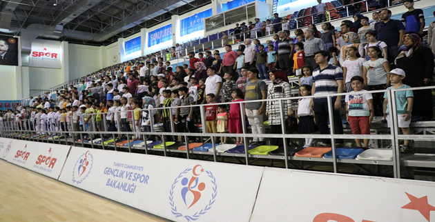 Yaz Spor Okulları'nın Açılış Töreni Gerçekleşti