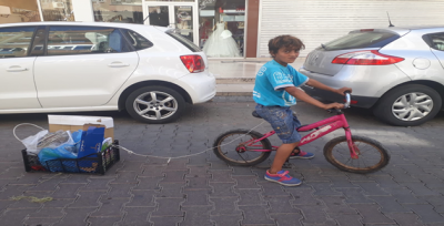 10 Yaşındaki Çocuk Ailesine Katkı Sağlıyor