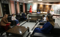 23 Nisan'da Koltuklara Onlar Oturdu