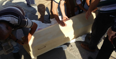 Aile Tabutu Açarak Cenazeyi Teslim Aldı