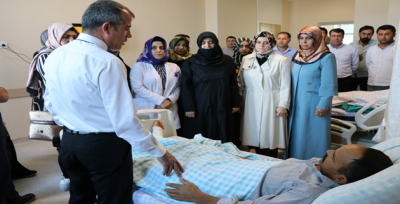 AK Kadınlardan Suruç'ta Yaralı Vatandaşlara Geçmiş Olsun Ziyareti