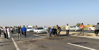 Akçakale yolunda kamyonet ile otomobil çarpıştı