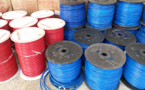 Akçakale'nin Suriye sınırda mühimmat yakalandı