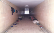 Alt geçit, evsizlere yuva oldu