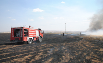 Anız yangınları Urfa'nın etrafını sardı