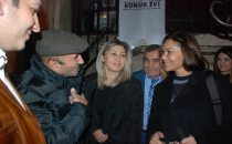 Aşık kul Cemali Hülya Avşar'a Şiir yazdı